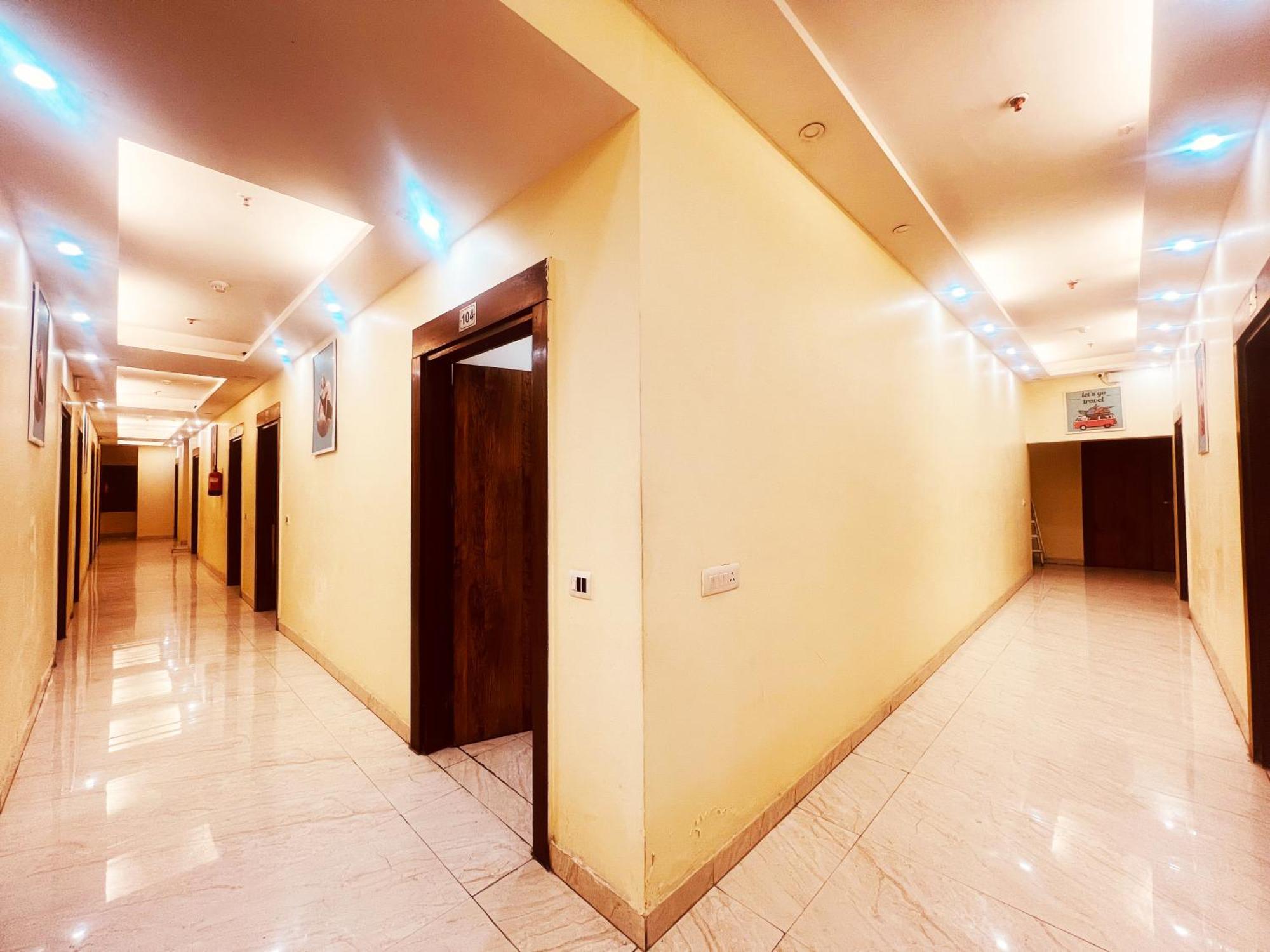 Hotel Lagoona And Banquet Hall New Delhi Extérieur photo